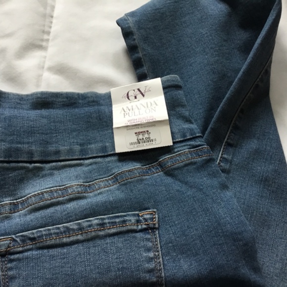 NWT-Amanda by Gloria Vanderbilt PULL ON JEANS- size, 10 SHORT - Picture 3 of 4